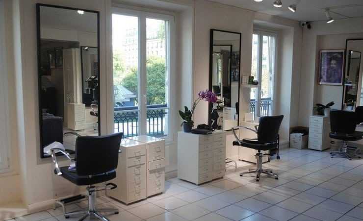 Освещение парикмахерского салона с окнами