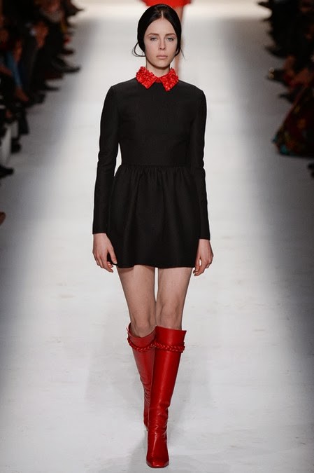 черное платье с красным воротником: стиль 60-х в одежде