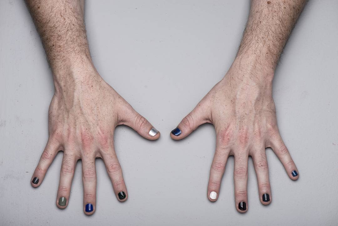 MalePolish: зачем мужчины красят ногти цветными лаками?