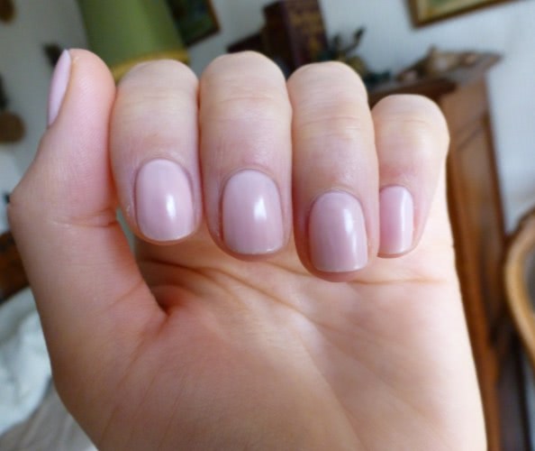 Попытка восстановить ногти с лечебными лаками Revlon для поврежденных ногтей