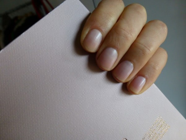 Попытка восстановить ногти с лечебными лаками Revlon для поврежденных ногтей