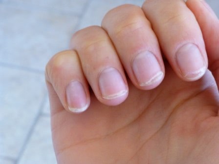 Попытка восстановить ногти с лечебными лаками Revlon для поврежденных ногтей
