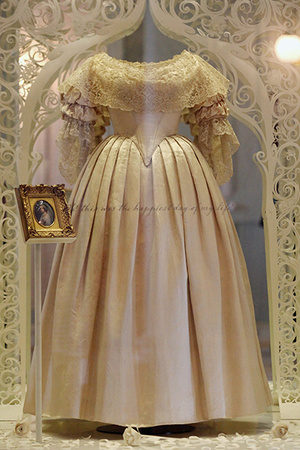 Платье Виктории в музее.