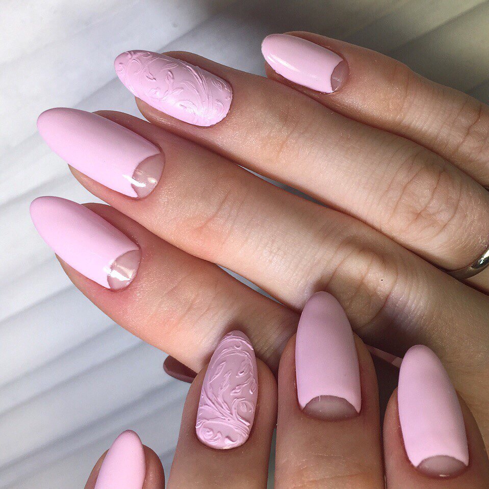 Острые розовые ногти