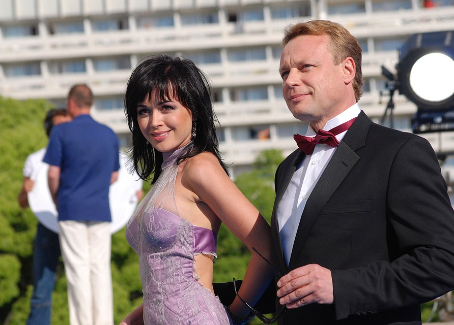 Настя с Сергеем Жигуновым на «Кинотавре» в Сочи. Пара была счастлива в гражданском браке два года. Фото: GLOBAL LOOK PRESS