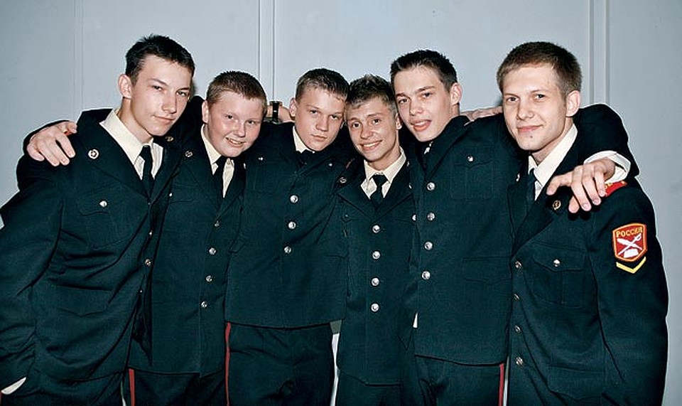 «Кадеты» из суворовского училища иногда больше были похожи на мальчиков-мажоров, что не мешало сериалу стать успешным. Фото: RUSSIAN LOOK