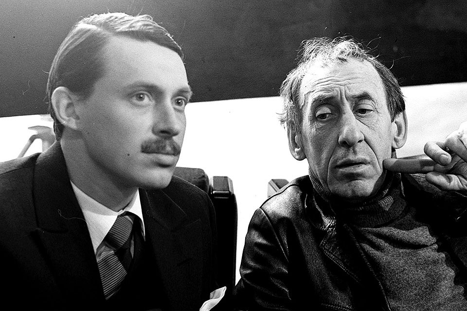 Актер, кинорежиссер Владимир Павлович Басов (справа) с сыном Владимиром в 1983 году. Фото Николая Малышева /Фотохроника ТАСС/. 