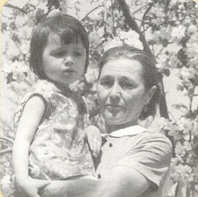 Настя с бабушкой по материнской линии Анной Андреевной. Фото: личный архив 