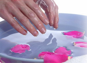 ухаживающие ванночки для рук и ногтей
