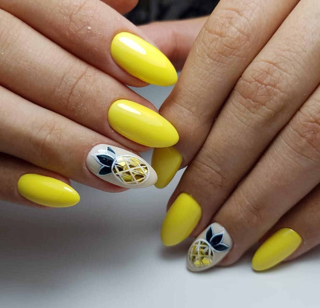 Ярко-желтые ногти, цвет маникюра 2022